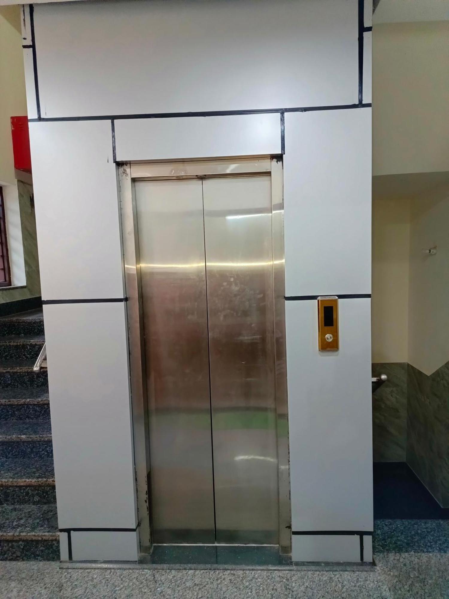 Shri Girraj Residency Hotell Mathura Exteriör bild