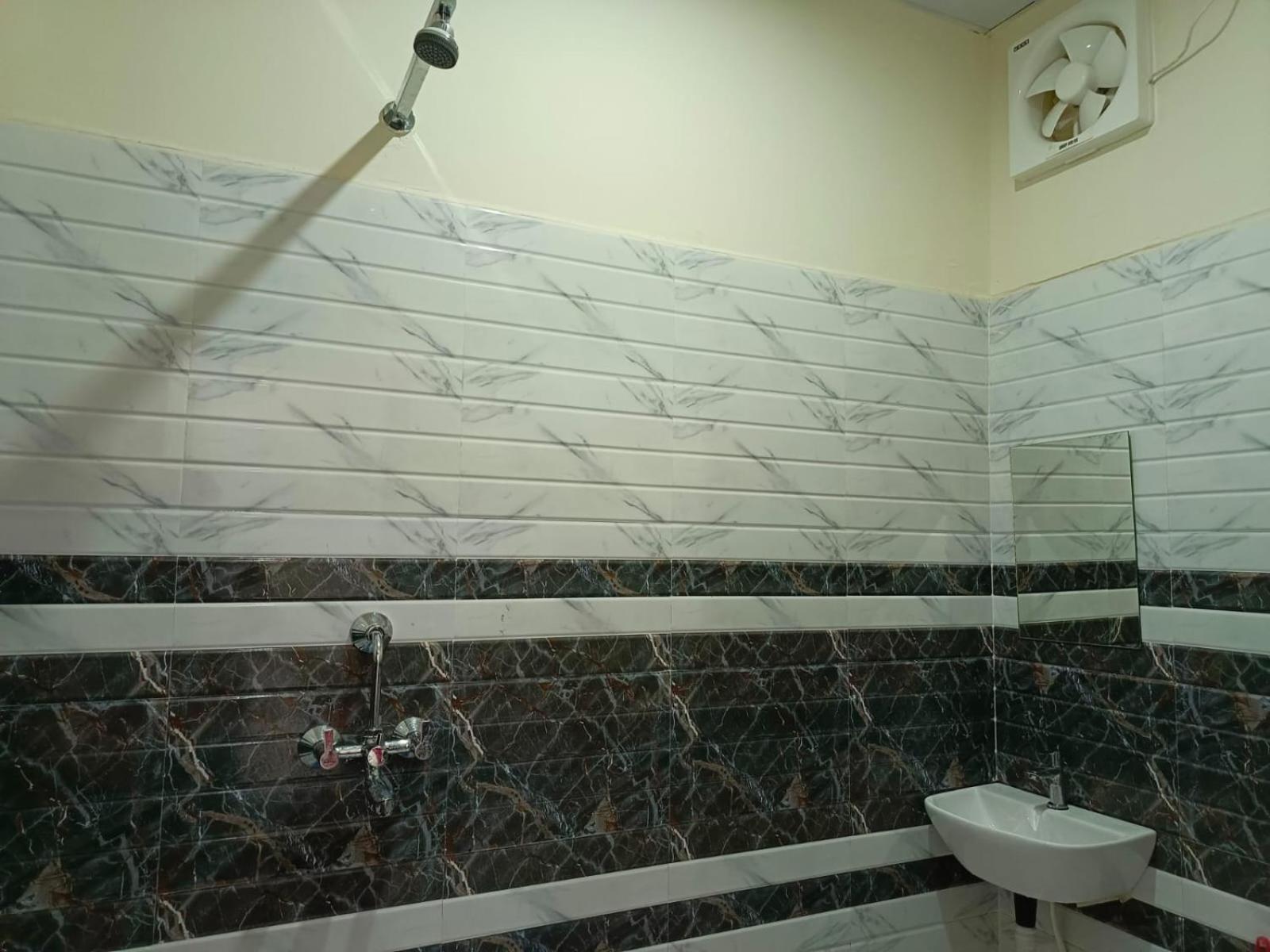 Shri Girraj Residency Hotell Mathura Exteriör bild