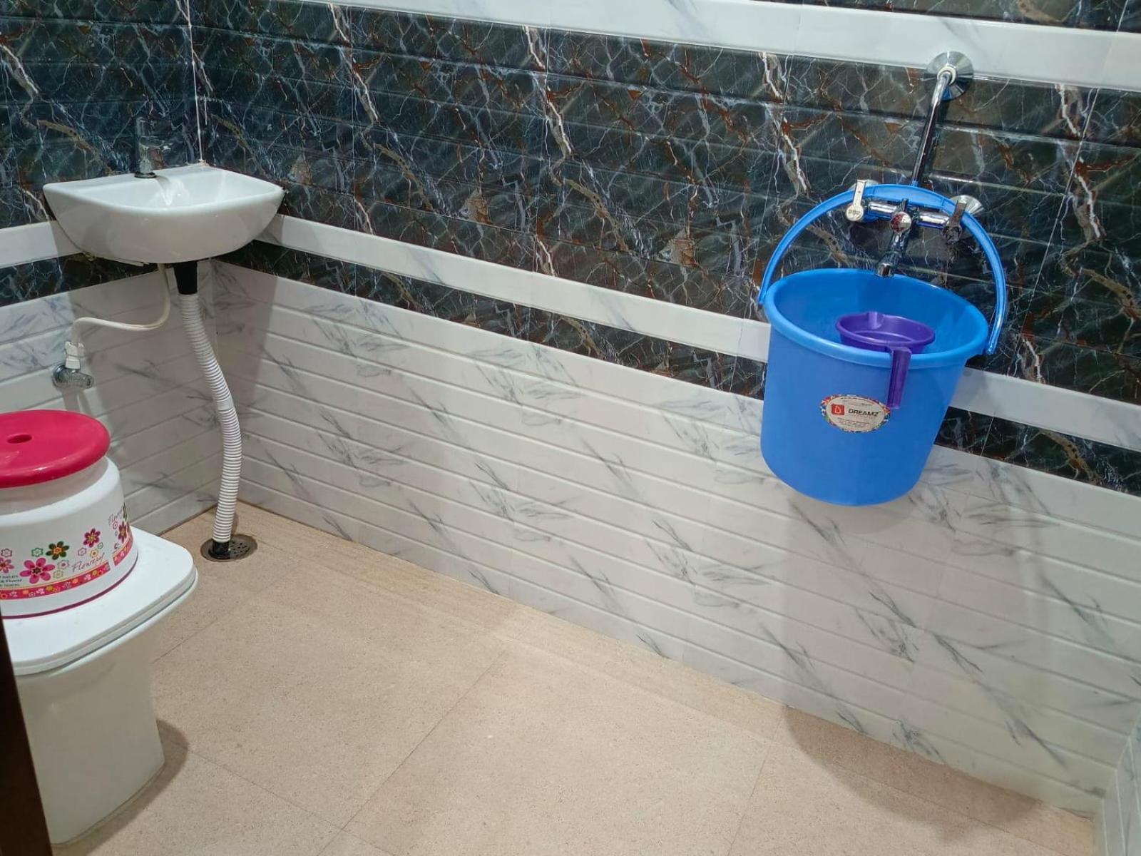 Shri Girraj Residency Hotell Mathura Exteriör bild